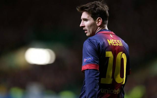  尼斯任意球大师当选月度最佳  